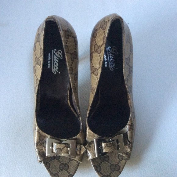 🌟🌸HOST PICK 🌟🌸 GUCCI MONOGRAM VINTAGE PEEP TOE PUMP CLASSIC Size 39/8 - Picture 1 of 6